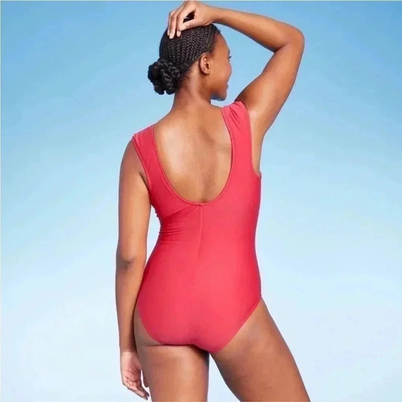 NWT Full Coverage Tummy Control
Cap Sleeve U-Wire One Piece Swimsuit - K… - Picture 3 of 6